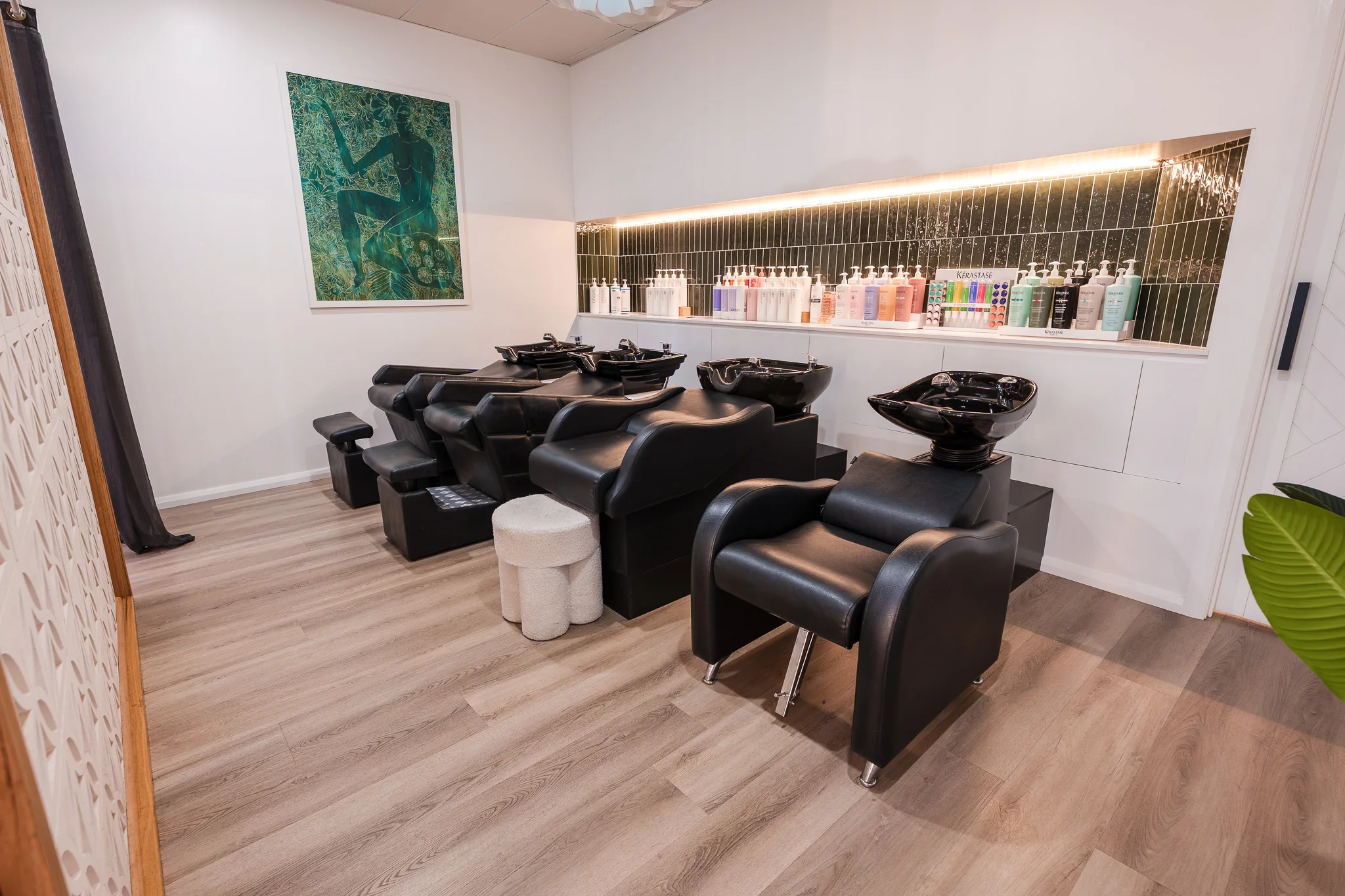 PSR Hair Lounge salon detail 1