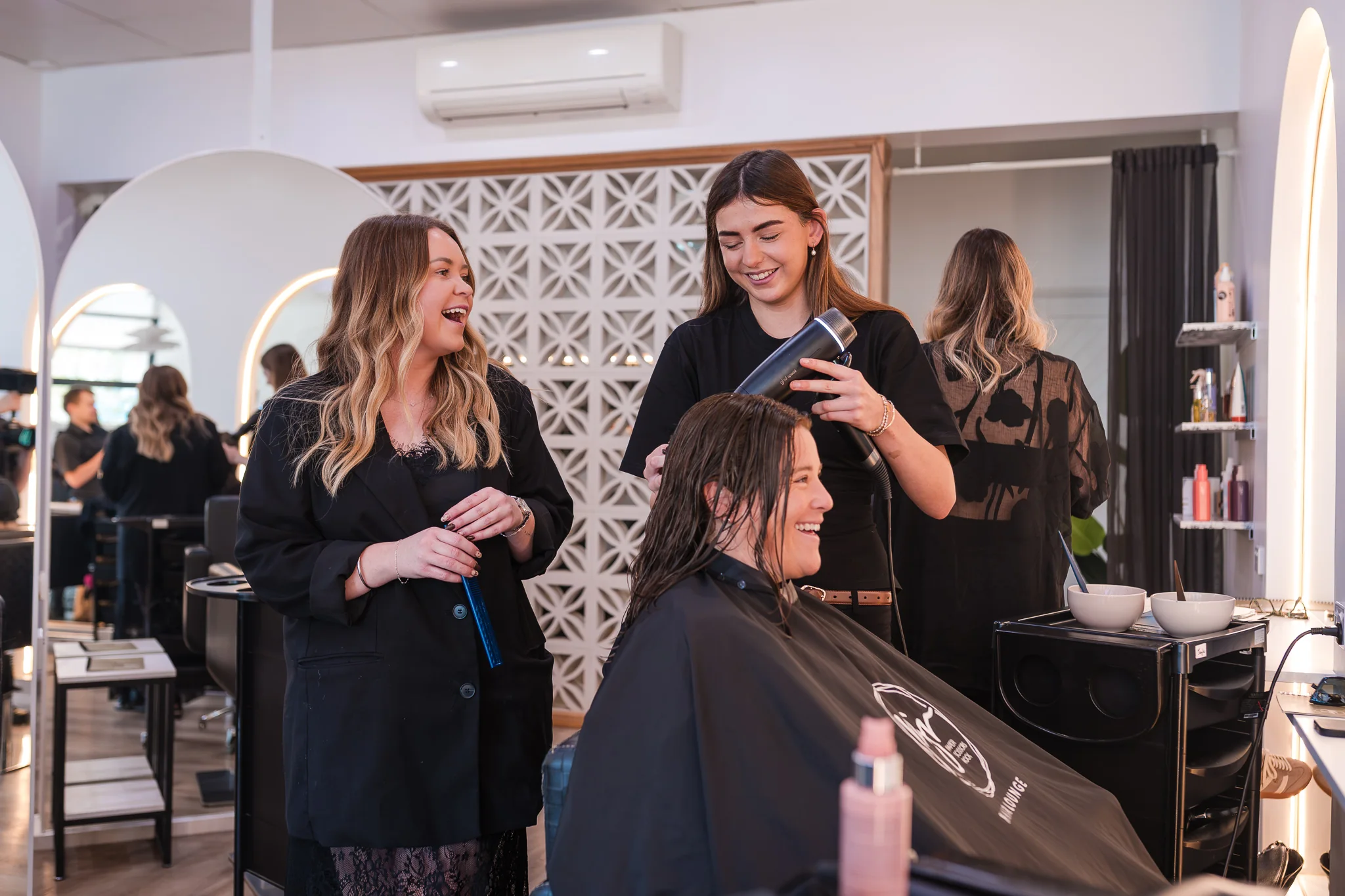 PSR Hair Lounge salon detail 11